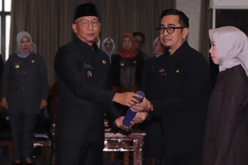 Gubernur Lampung Lantik 54 Pejabat Administrator, Tekankan Dedikasi dan Tanggung Jawab Pelayanan Publik 1 UJlJP6zqrNtPDOSEMh18ywMzvGzluOX5AhaUGvkS