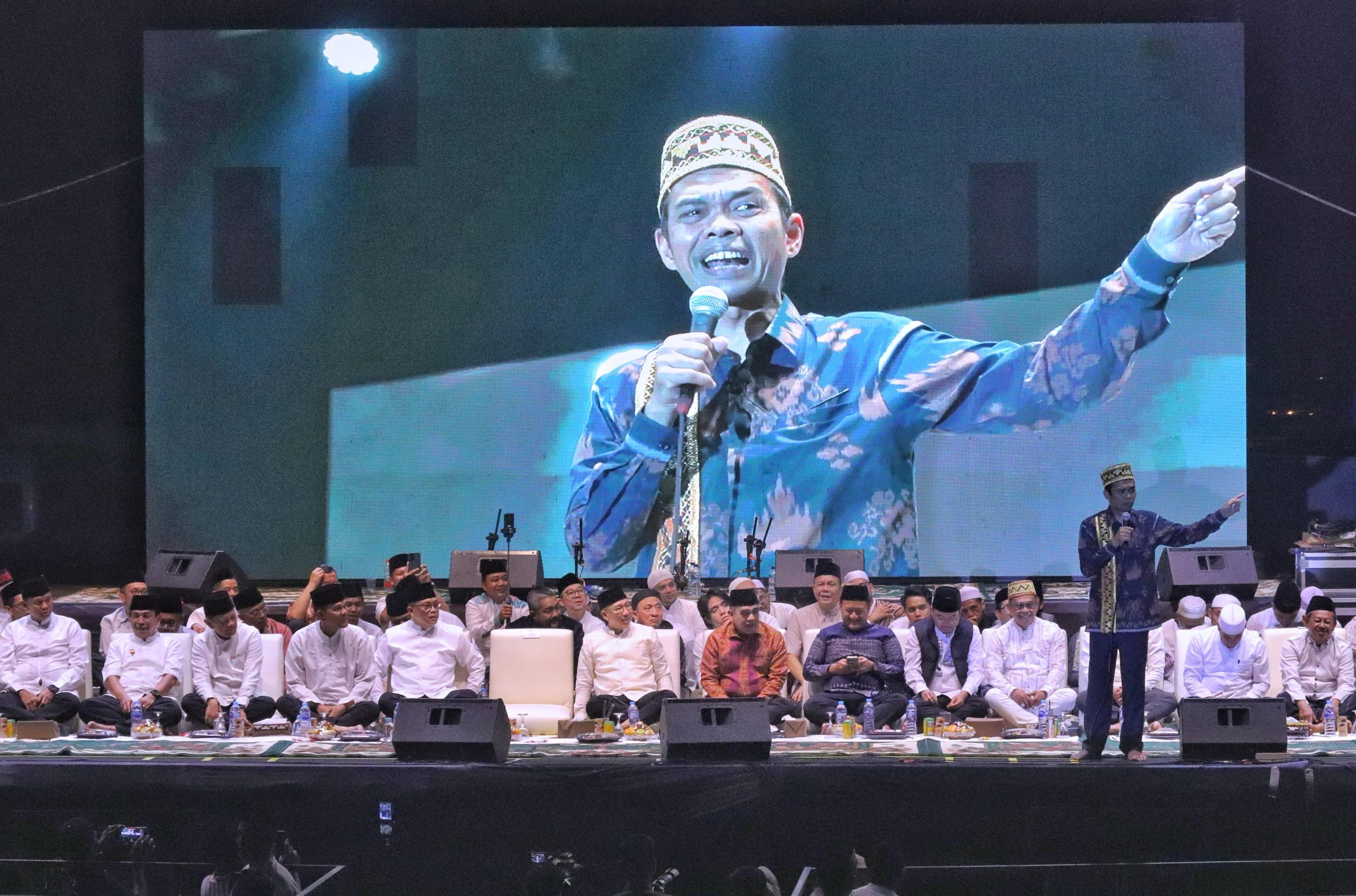 Ribuan Warga Hadiri Tabligh Akbar dalam Spirit Kebersamaan dan Iman, Pemprov Lampung Hadirkan Ustaz Abdul Somad 1 juvmtnQgDEqIdoNvZgi608SePixz7UfFF5BbyH8G scaled