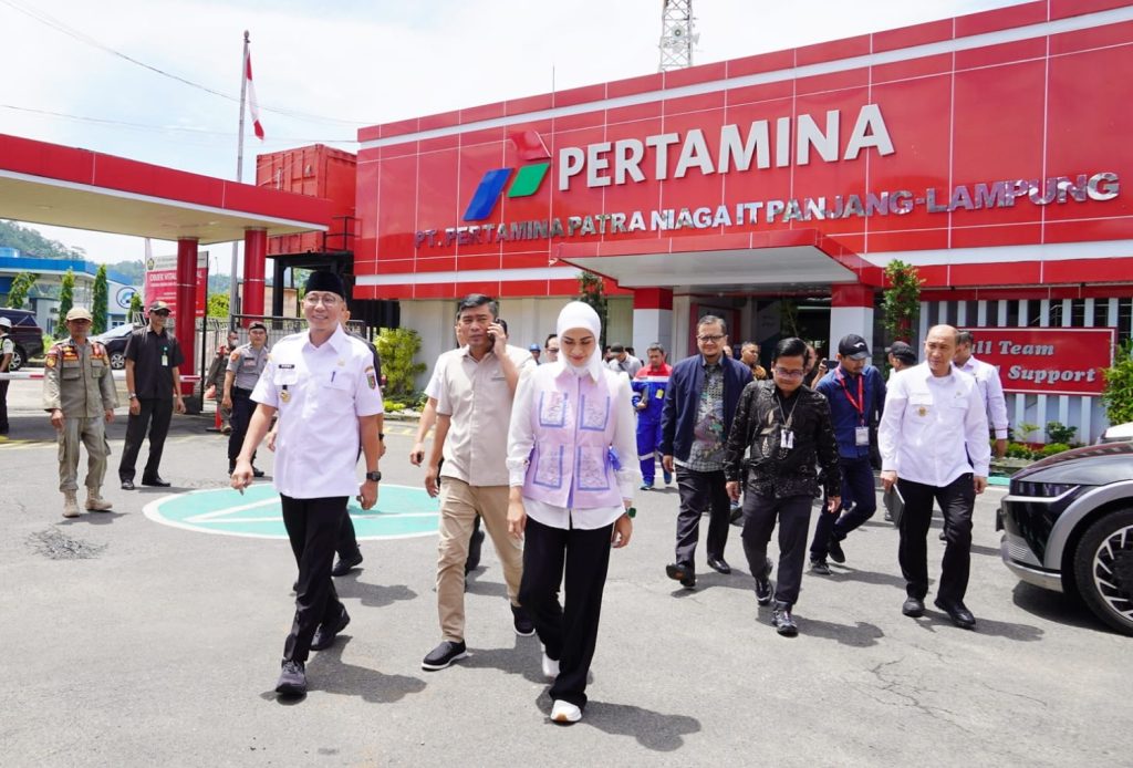 Dampingi Kunker Komisi XII DPR-RI, Gubernur Lampung Pastikan Kesiapan Distribusi Energi dan Pasokan Listrik di Wilayahnya 1 tqn9vCEoGRlvkJkpyEcjPMzqet0csgQY3ZQcKm9S e1748440181498