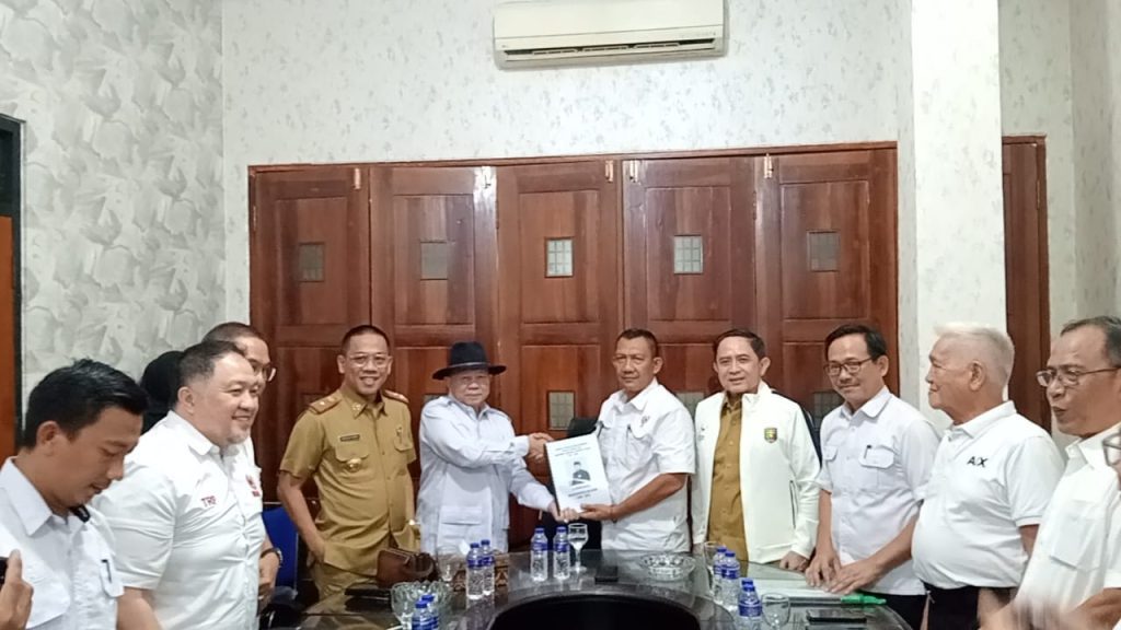 Faishol Jadi Kandidat Pertama yang Serahkan Berkas Ketua KONI Lampung