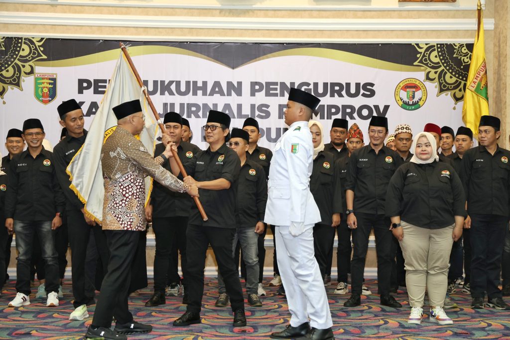 IJP Lampung Dikukuhkan, Gubernur Dorong Sinergi Jurnalis dan Pemerintah 1 IJP Lampung Dikukuhkan Gubernur Dorong Sinergi Jurnalis dan Pemerintah