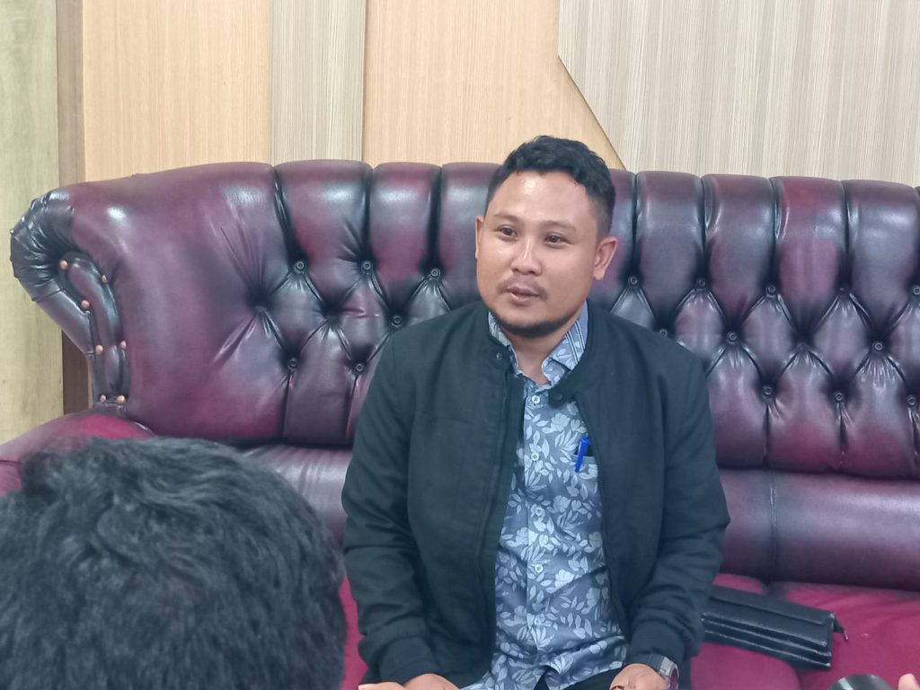 Ketua Komisi II DPRD Lampung Desak Evaluasi Aturan Kadar Air Jagung 1 Ketua Komisi II DPRD Provinsi Lampung meminta pemerintah pusat mengevaluasi kebijakan penyerapan jagung yang mensyaratkan kadar air maksimal 14 persen.