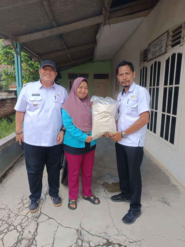 Lagi, Pemkot Bandar Lampung Berikan Bantuan Beras Kepada Warga Yang Terdampak Banjir 1 Lagi Pemkot Bandar Lampung Berikan Bantuan Beras Kepada Warga Yang Terdampak Banjir