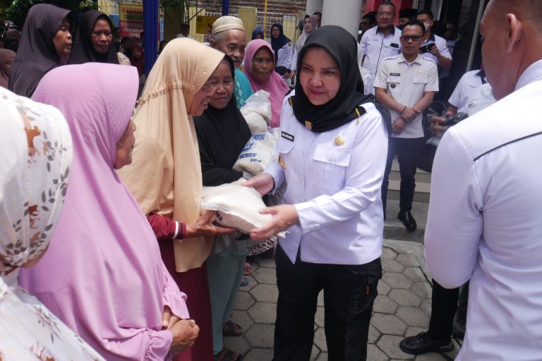 Pemkot Bandar Lampung Salurkan Bansos di 20 Kecamatan