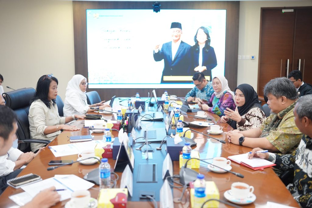 Audiensi dengan Wamen PU, Bunda Eva Bahas Banjir dan Infrastruktur 1 SR BUNDA EVA TEMUI WAMEN PU
