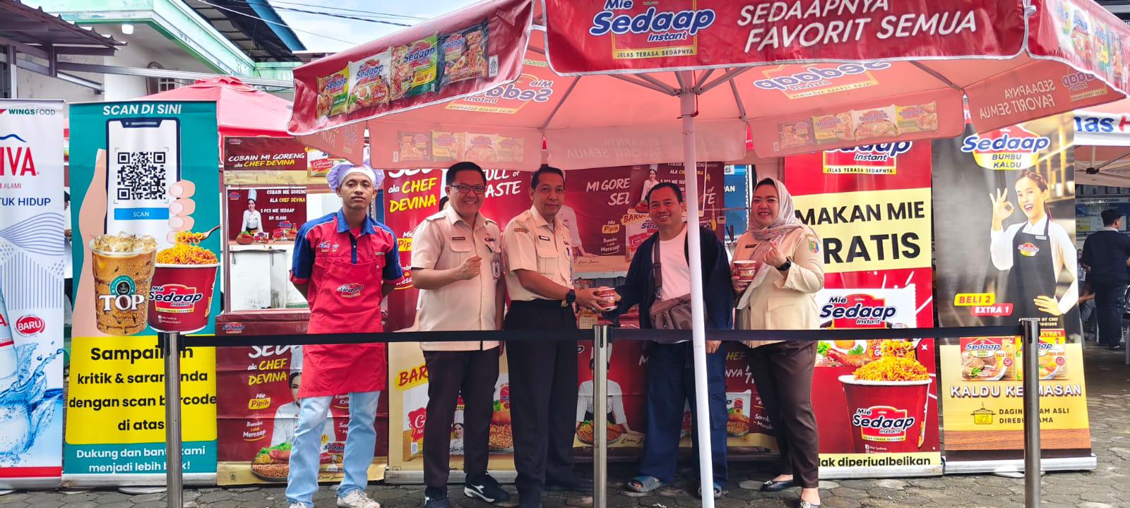 Samsat Rajabasa bagi bagi mie instant