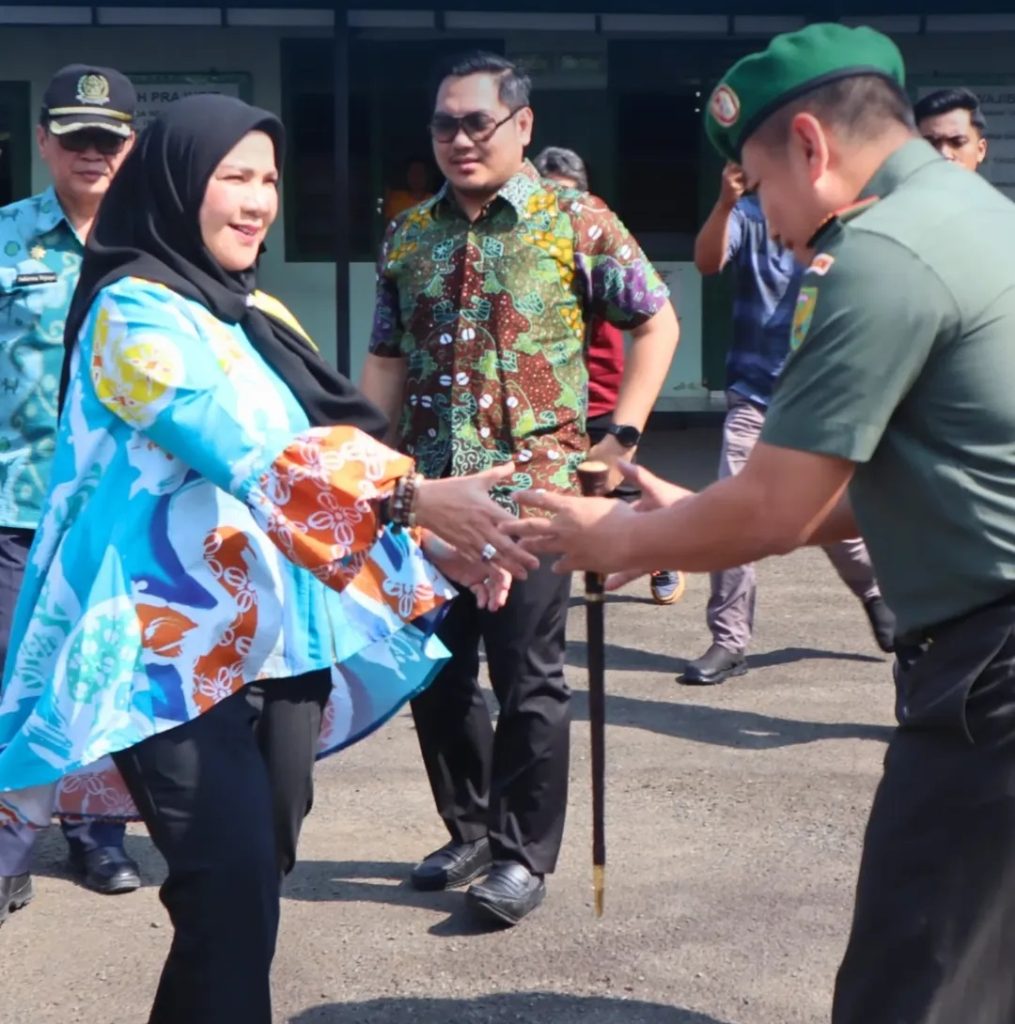 Walikota Eva Dwiana Letakkan Batu Pertama Pembangunan Aula Kodim 0410/KBL 1 kodim e1750524039890