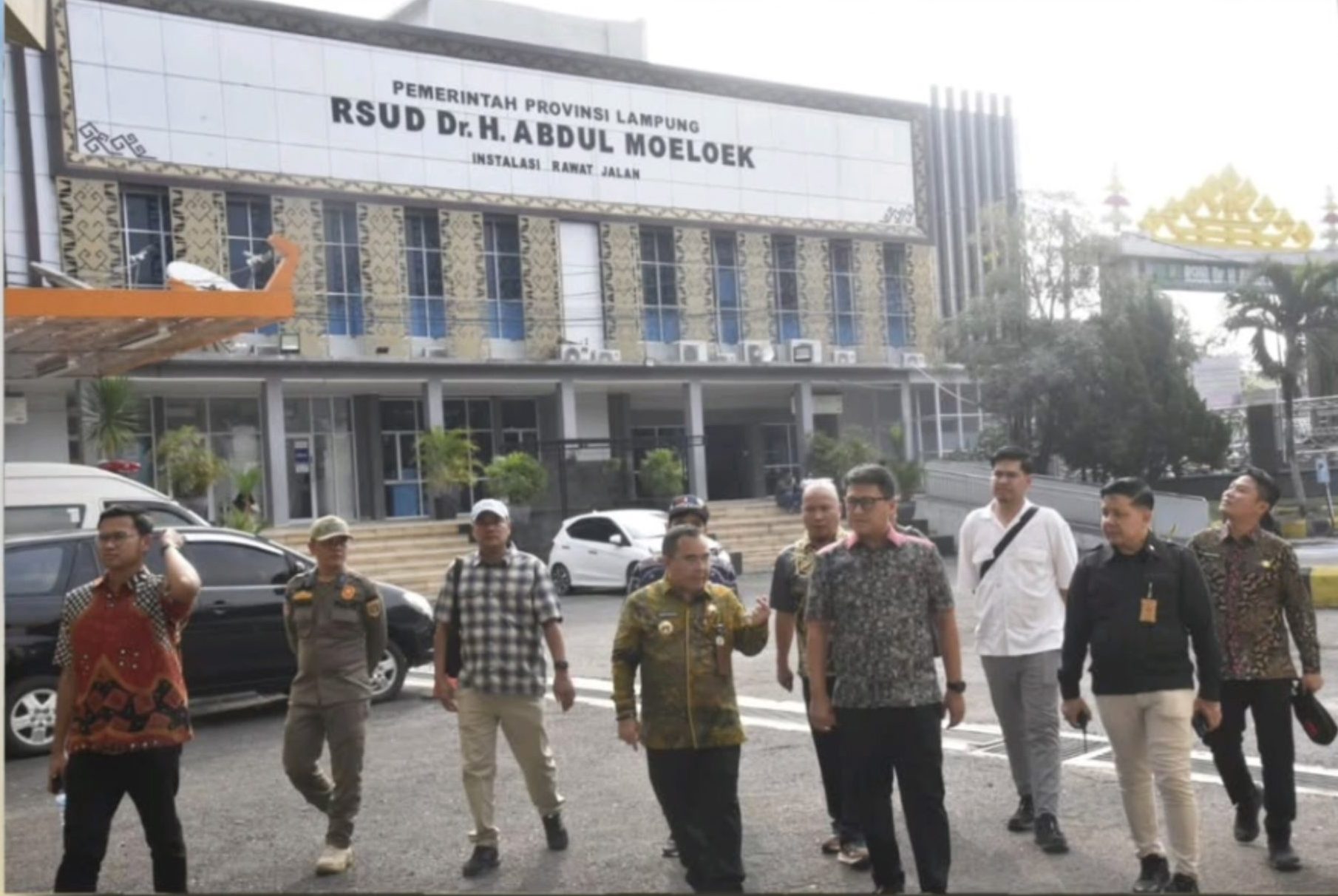 Ketua DPRD Provinsi Lampung Bapak Ahmad Giri Akbar SE. MBA. melakukan kunjungan ke Rumah Sakit Umum Daerah scaled e1752761581865
