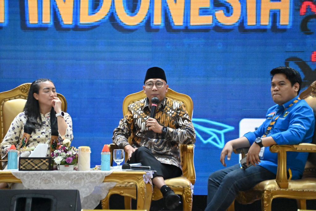 gub mirza di palangkaraya with knpi