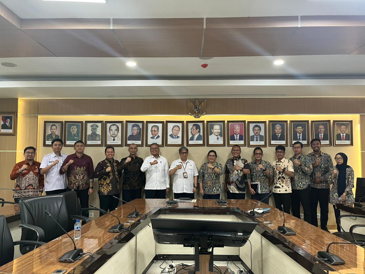 Pemkab Tubaba Audiensi dengan Kementerian PUPR, Dorong Sinergi Percepatan Infrastruktur dan Ketahanan Pangan 1 Gambar WhatsApp 2025 08 01 pukul 12.00.19 765a6f69