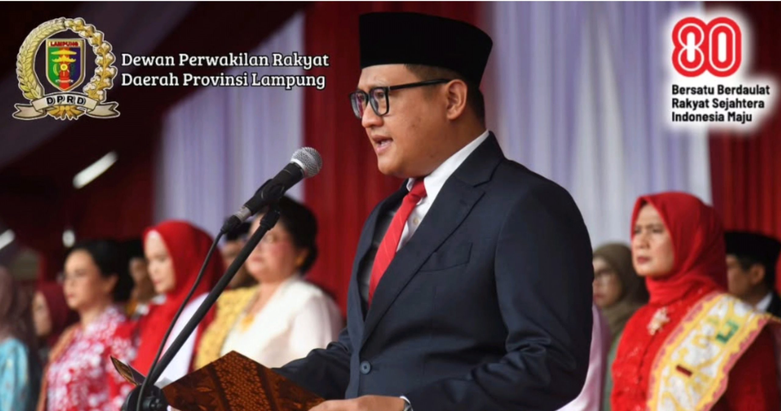Ketua DPRD Provinsi Lampung membacakan teks Proklamasi dalam upacara memperingati HUT ke 80 Kemerdekaan Republik Indonesia scaled