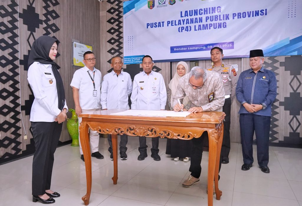 Layanan Publik Kini Lebih Mudah: P4 Resmi Hadir di Lampung 1 Pemprov Lampung Kini Hadirkan Pelayanan Publik Terpadu Transparan dan Berbasis Digital