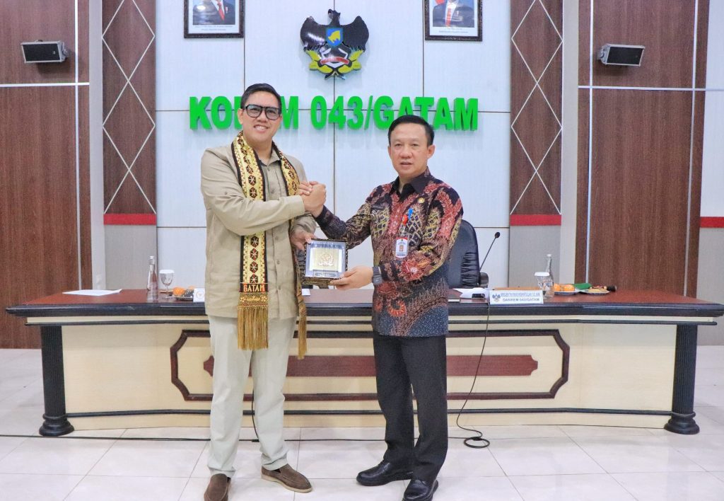 Lampung Siap Jadi Sentra Pertahanan Strategis Sumatera, Kodam XX/Radin Inten Segera Terwujud 1 Sinergi Pemprov Lampung dan TNI Kodam Radin Inten Menuju Kenyataan scaled e1756093649877