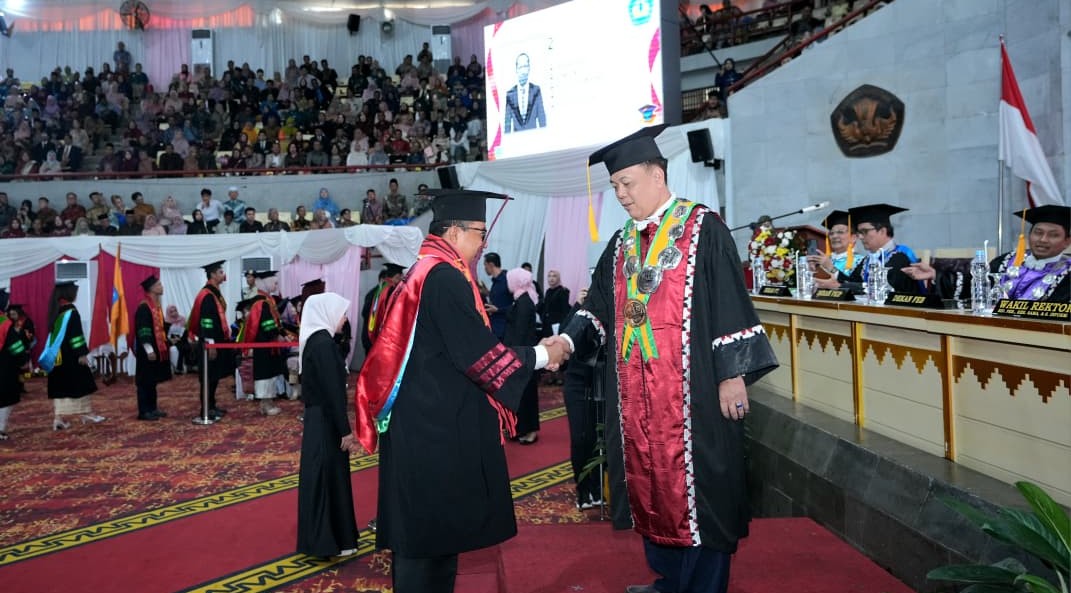 Unila Mewisuda 973 Mahasiswa Periode I TA 2025 2026