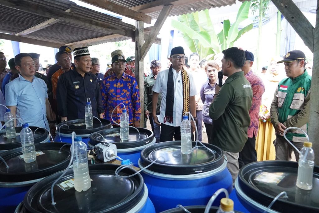 Gubernur Lampung Tinjau Pembuatan Pupuk Organik Cair Dorong Kemandirian Petani