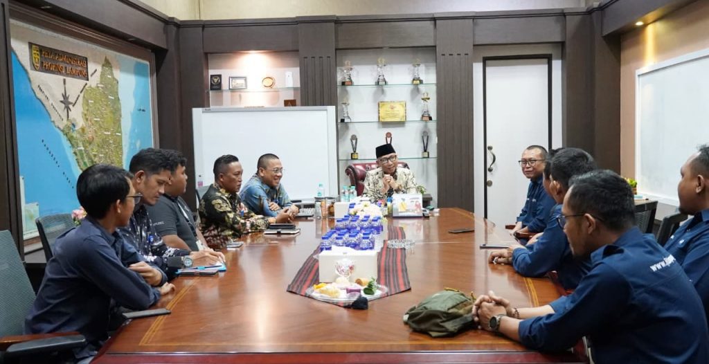 Gubernur Mirza Ajak Jurnalis Televisi Bangun Kepercayaan Publik Lewat Berita Positif e1763801467642