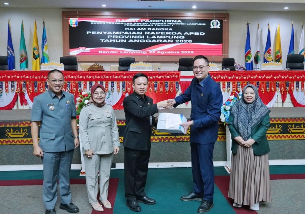 DPRD dan Pemprov Lampung Sepakat Ajukan Pinjaman Rp1 Triliun untuk Infrastruktur Jalan 1 WhatsApp Image 2025 11 04 at 07.16.13