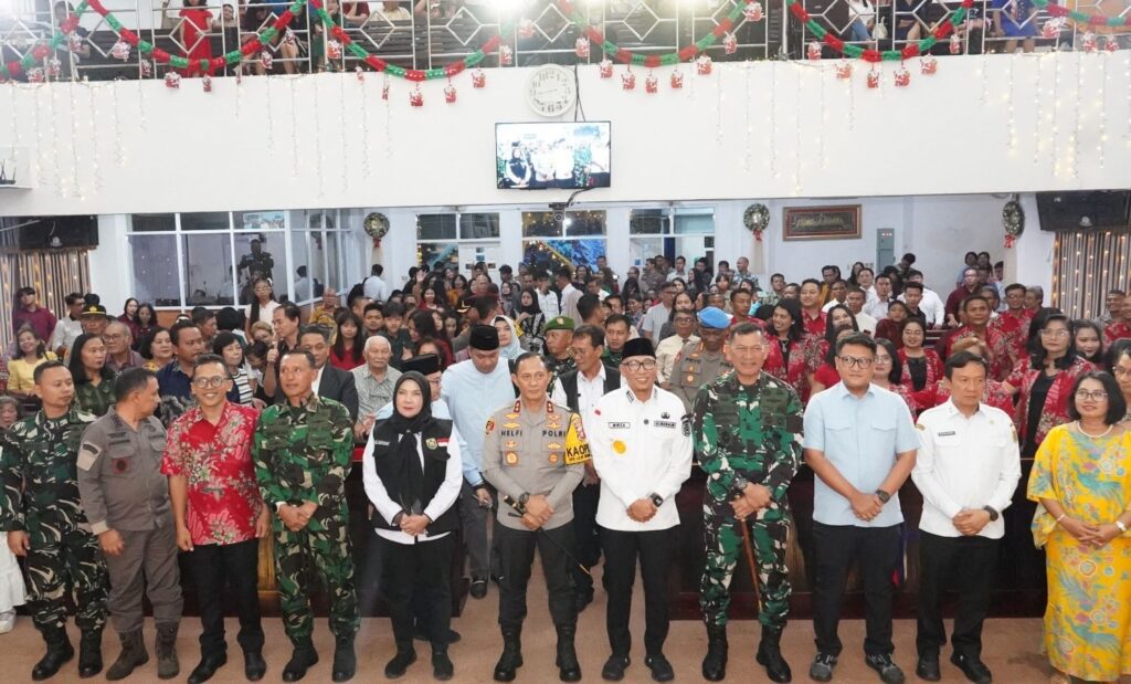 Gubernur Mirza Pastikan Malam Natal Aman dan Kondusif 1 Gubernur Lampung dan Forkopimda Pastikan Perayaan Malam Natal 2025 Berjalan Aman dan Kondusif