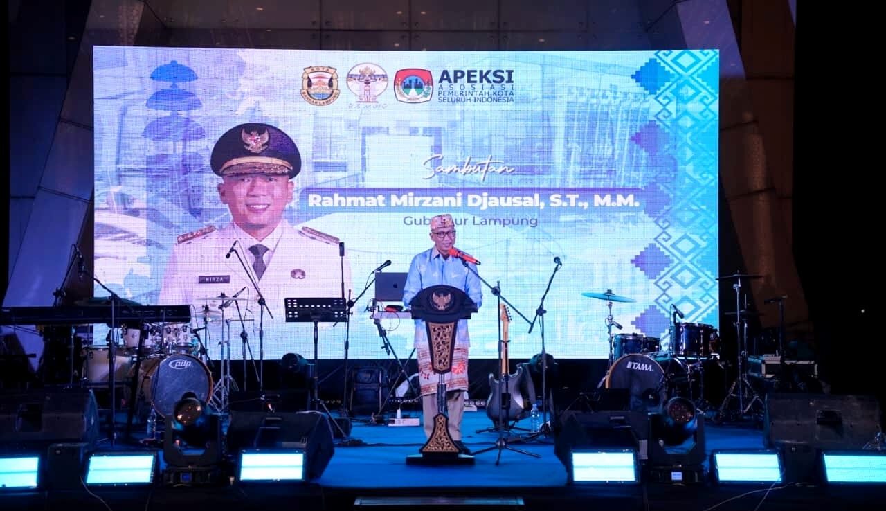 Di Hadapan Wali Kota se-Indonesia, Gubernur Tekankan Integritas 1 Hadiri Gala Dinner APEKSI Outlook 2025 Gubernur Mirza Tekankan Integritas dan Kepercayaan Publik Dalam Pembangunan e1766673800347