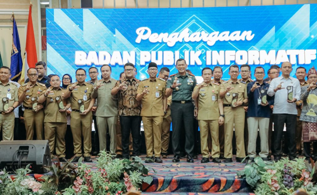 Pemprov Lampung Tegaskan Komitmen Perkuat Keterbukaan Informasi sebagai Fondasi Kepercayaan Publik 1 fB1nLdnywxj0GgS0H5LmsoEeduWB2h60ha4axobM e1765551527398