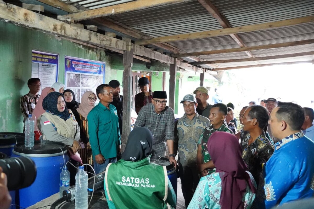 Tinjau Buay Bahuga Gubernur Rahmat Mirzani Djausal Tawarkan Solusi Konkret Infrastruktur dan Pemulihan Lahan Tani