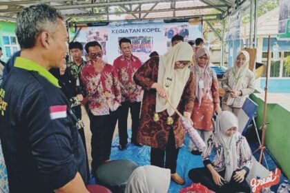 Wabup Pringsewu Apresiasi Pembelajaran Berbasis Lingkungan di SMAN 2 Pringsewu 1 Wabup Pringsewu Apresiasi Pembelajaran Berbasis Lingkungan di SMAN 2 Pringsewu