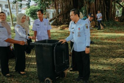 Gubernur Lampung Instruksikan OPD Jalankan Gerakan ASRI 8 Gubernur Lampung Instruksikan OPD Jalankan Gerakan ASRI