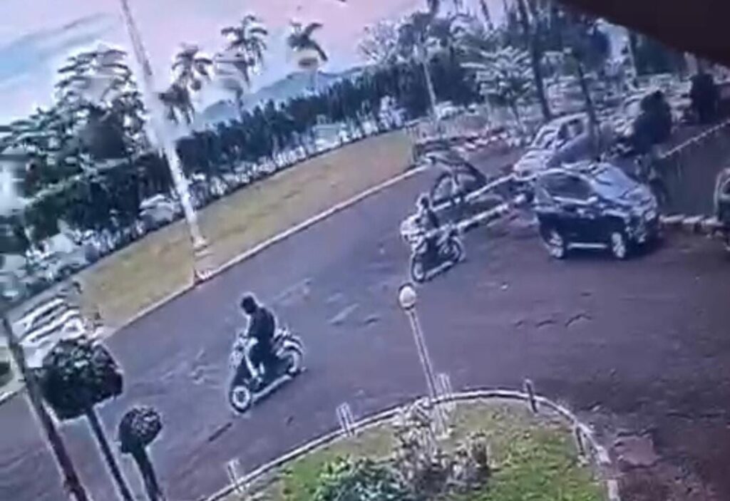 Tak Lagi Aman: Aksi Maling Motor Terjadi di Lingkungan Pemprov Lampung 1 Tak Lagi Aman: Aksi Maling Motor Terjadi di Lingkungan Pemprov Lampung