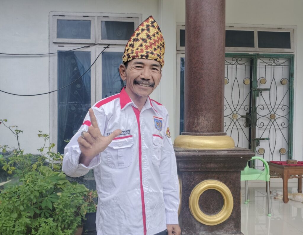 Slamet Riyadi Sambut Baik Ingub Lampung Nomor 4 Tahun 2025 tentang Program “Kamis Beradat” 1 Slamet Riyadi Sambut Baik Ingub Lampung Nomor 4 Tahun 2025 tentang Program “Kamis Beradat”