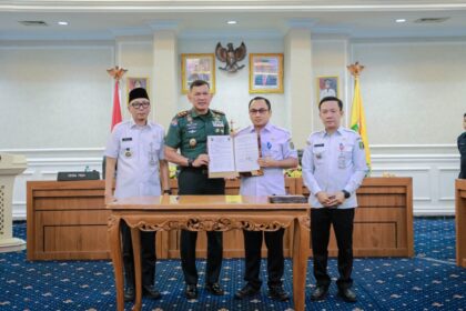 Pemprov Lampung Teken NPHD Bersama Forkopimda, Perkuat Sinergi TNI–Polri 5 Pemprov Lampung Teken NPHD Bersama Forkopimda, Perkuat Sinergi TNI–Polri
