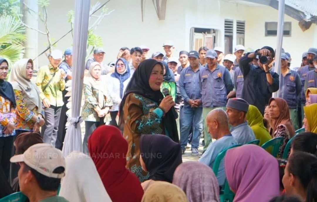 800 Warga Bumiwaras Terima Bantuan Beras Ramadhan 1 800 Warga Bumiwaras Terima Bantuan Beras Ramadhan