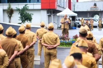 Apel Mingguan Pemkot, Eva Dwiana Dorong Peningkatan Pelayanan Digital 2 Apel Mingguan Pemkot, Eva Dwiana Dorong Peningkatan Pelayanan Digital