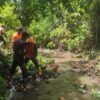 BPBD Bandar Lampung Pangkas Pohon Hambat Aliran Sungai di Labuhan Ratu