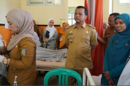 Bupati Pringsewu Tinjau Pelayanan KB Secara Massal 3 Bupati Pringsewu Tinjau Pelayanan KB Secara Massal