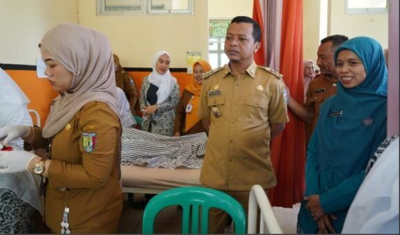 Bupati Pringsewu Tinjau Pelayanan KB Secara Massal 1 Bupati Pringsewu Tinjau Pelayanan KB Secara Massal