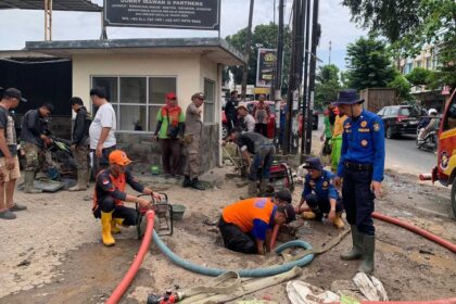 Cegah Banjir, BPBD Bandar Lampung Bersihkan Drainase di Sukabumi 5 Cegah Banjir, BPBD Bandar Lampung Bersihkan Drainase di Sukabumi