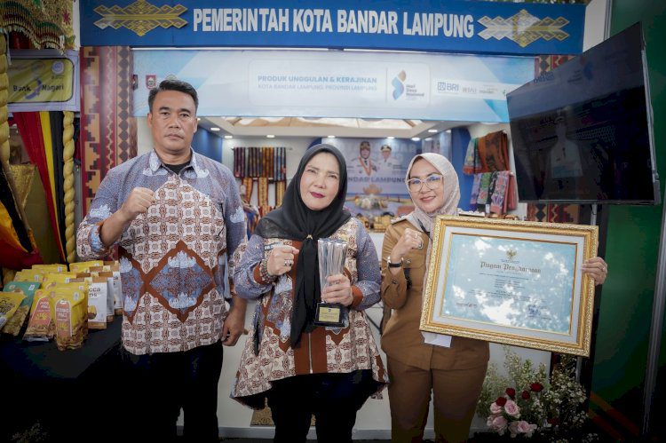 Pemkot Bandar Lampung Raih Penghargaan Kelurahan Berprestasi Nasional 1 Penghargaan untuk Pemerintah Kota Bandar Lampung
