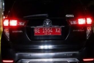 Video Mobil Dinas Plat Merah Ugal-ugalan di Tanggamus Viral