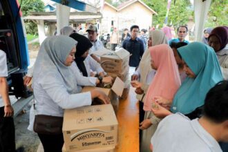Pemprov Lampung Gelar Pasar Murah di Lampung Barat, Warga Antusias Berburu Sembako 4 Pemprov Lampung Gelar Pasar Murah di Lampung Barat, Warga Antusias Berburu Sembako