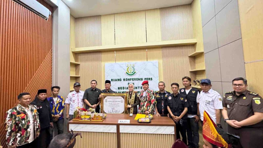 Kejari Lampung Tengah Terima Dukungan Masyarakat Lintas Suku