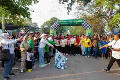 Harlah PKB ke-28, Ribuan Warga Ikuti Jalan Sehat di Lampung Tengah 9 Harlah PKB ke-28, Ribuan Warga Ikuti Jalan Sehat di Lampung Tengah