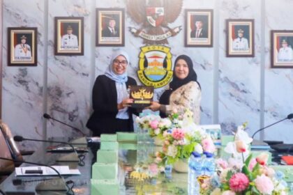Bunda Eva Bahas Rencana Ikon Kota Bandar Lampung di Bandara Radin Inten II 4 Bunda Eva Bahas Rencana Ikon Kota Bandar Lampung di Bandara Radin Inten II