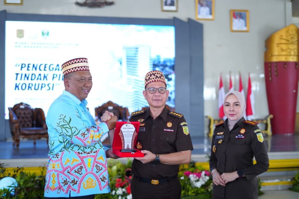 Kejagung Ingatkan Pencegahan Korupsi, Kajari Lamteng: Penegakan Hukum Tak Melulu Represif 1 Kejagung Ingatkan Pencegahan Korupsi, Kajari Lamteng: Penegakan Hukum Tak Melulu Represif
