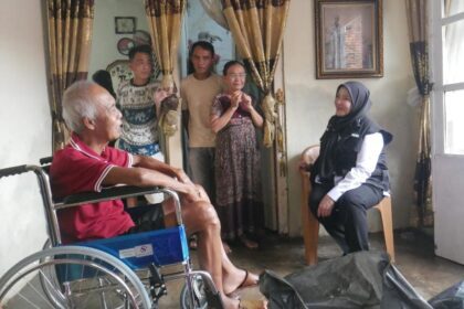 Eva Dwiana Serahkan Bantuan Alat Kesehatan di Tanjung Senang 10 Eva Dwiana Serahkan Bantuan Alat Kesehatan di Tanjung Senang