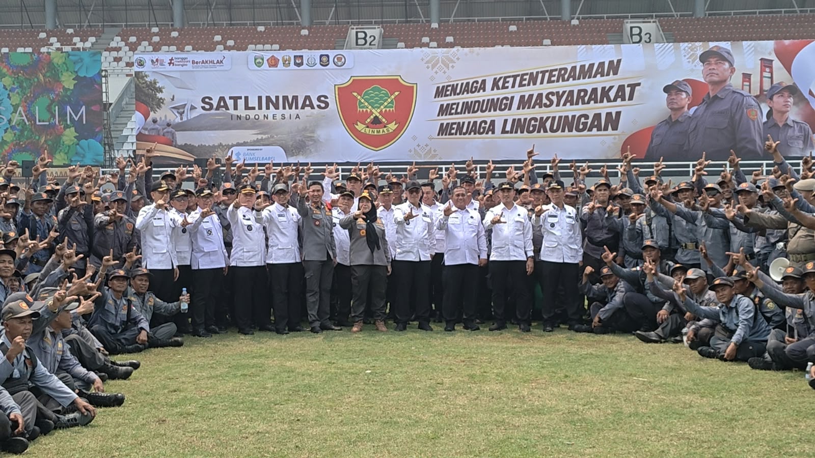 Tak Hanya Jaga Ketertiban, Satlinmas Dituntut Sigap Hadapi Bencana 1 Tak Hanya Jaga Ketertiban, Satlinmas Dituntut Sigap Hadapi Bencana