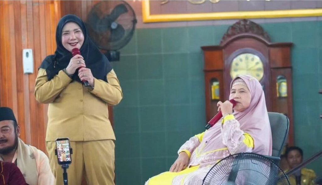 Bersama Mamah Dedeh, Wali Kota Eva Dwiana Ajak Warga Jaga Iman dan Kebersamaan 1 Bersama Mamah Dedeh, Wali Kota Eva Dwiana Ajak Warga Jaga Iman dan Kebersamaan