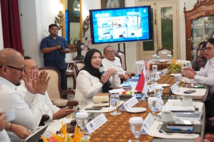 Hadiri Rapat Dewan Pengurus APEKSI di Solo, Eva Dwiana Soroti Penguatan Fiskal Pemerintah Kota 7 Hadiri Rapat Dewan Pengurus APEKSI di Solo, Eva Dwiana Soroti Penguatan Fiskal Pemerintah Kota
