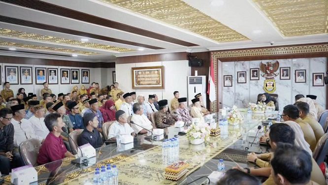 Pemkot Bandar Lampung Salurkan Hibah untuk Pertuni dan Rumah Ibadah