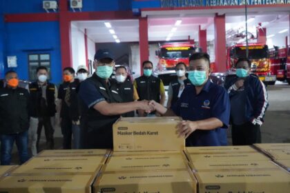 NasDem Salurkan 50.000 Masker Melalui Pemkot untuk Warga Bandar Lampung Terdampak Debu Vulkanik 2 NasDem Salurkan 50.000 Masker Melalui Pemkot untuk Warga Bandar Lampung Terdampak Debu Vulkanik