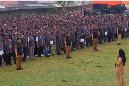 Linmas Bandar Lampung Dapat Seragam Baru, Walikota Beri Penguatan 8 Linmas Bandar Lampung Dapat Seragam Baru, Walikota Beri Penguatan